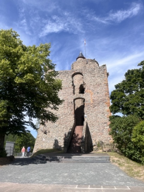 德國Saarburg一日遊|號稱德國小威尼斯? 6 德國Saarburg 德國旅遊 德國景點 Saarburg城堡