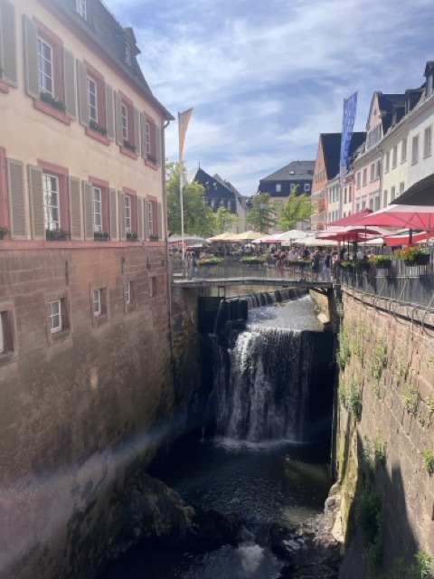 德國Saarburg一日遊|號稱德國小威尼斯? 4 德國Saarburg 德國旅遊 德國景點 Saarburg瀑布