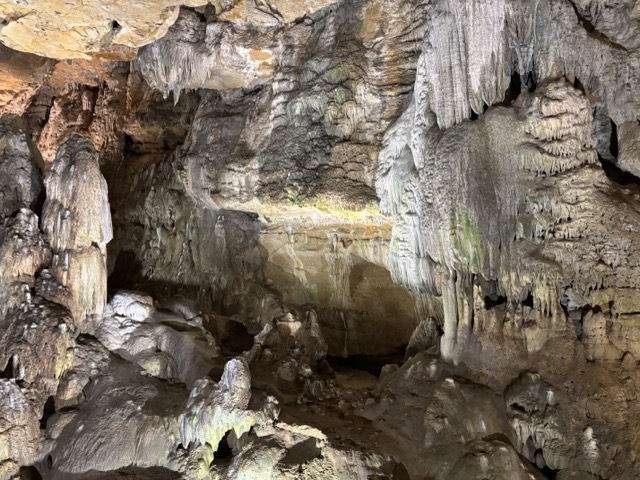 法國里昂附近景點|法國Les Grottes de La Balme天然神秘洞穴,帶你一探究竟! 14 法國Les Grottes de La Balme 法國天然神秘洞穴 法國里昂附近景點 鐘乳石